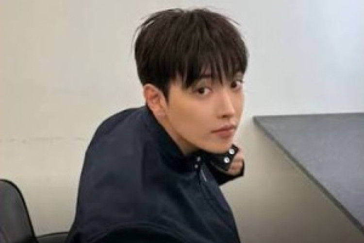 อัปเดตอาการบาดเจ็บของ Hongjoong (ATEEZ): บทพิสูจน์ความทุ่มเทของกัปตัน—Hongjoong ยังคงเดินหน้าทำกิจกรรมต่อไปแม้จะมีอาการบาดเจ็บ